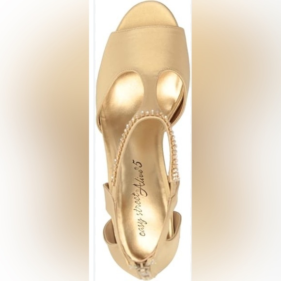 Easy Street Gold Satin Women's Heels, yellow tinge! DANCE! - Picture 3 of 9